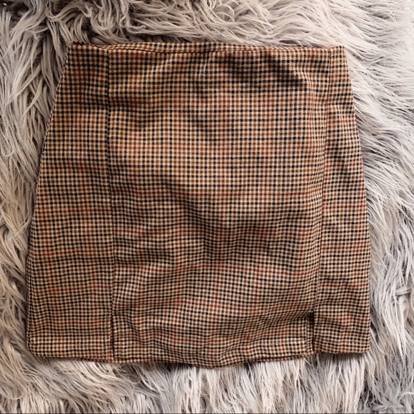 Brandy Melville Dresses & Skirts - Brandy Melville Cara Skirt, one-size!